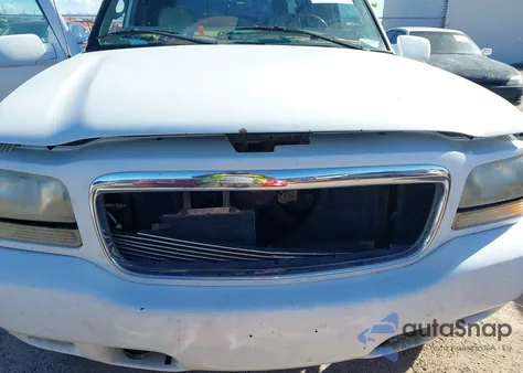 2000 Cadillac Escalade Standard from USA, damaged, VIN 1GYEK13R0YR152720